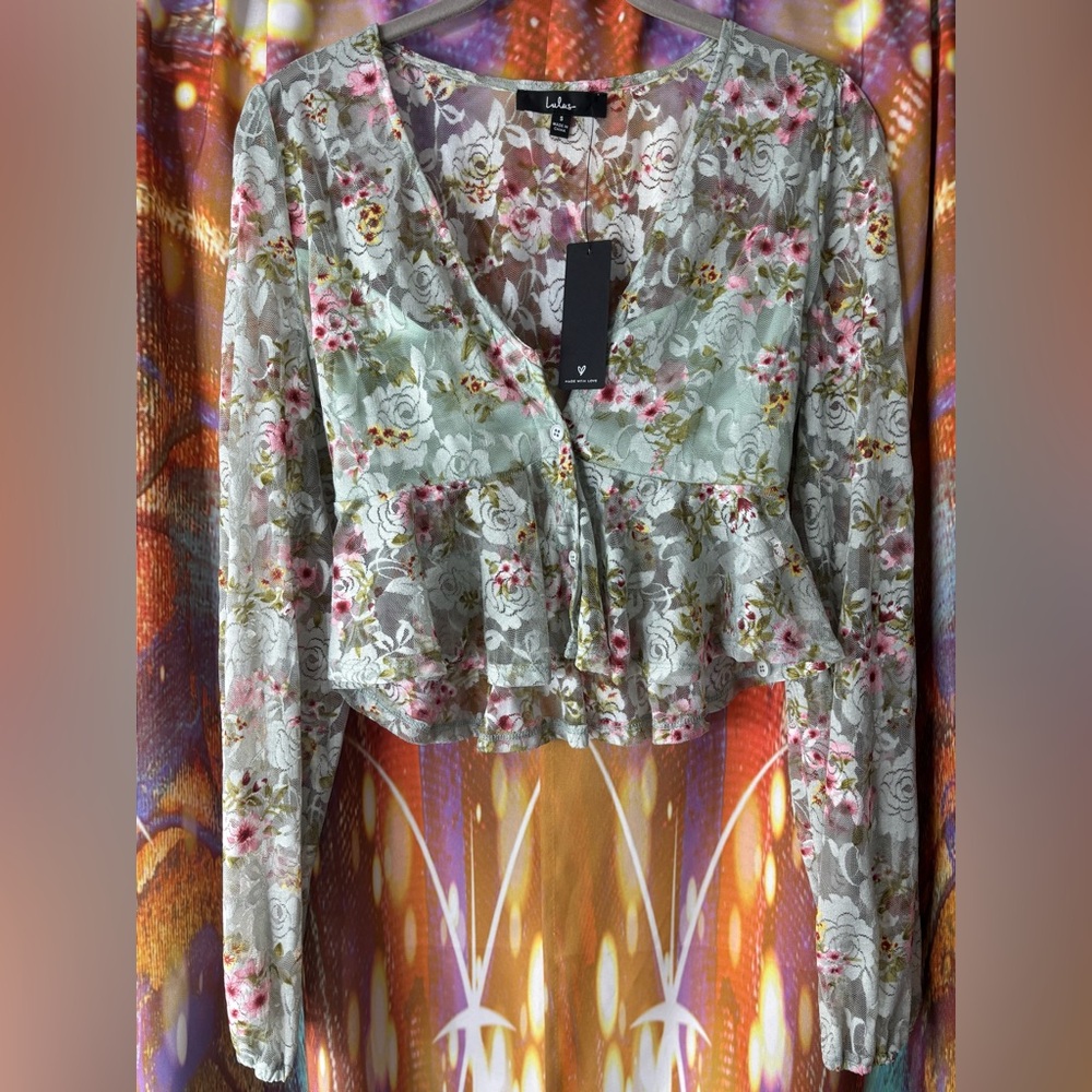 Lulu's Floral Ruffled Peplum Blouse 💚 NWT✨